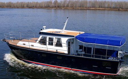 Катер «КМ-120 Прогулочный»