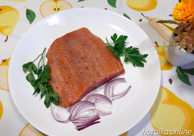 кусочек филе кеты из рассола